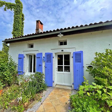 Champs Chevrier Villa Mezieres-sur-Issoire Exteriör bild